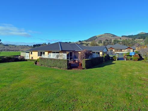 12 Orchard Grove, East Taieri