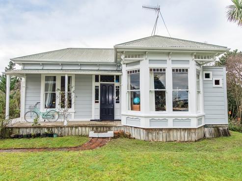 16 Shakespeare Road, Bastia Hill