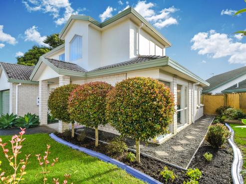 2/19 Ambleside Drive, Northpark