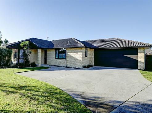 17 Gresham Place, Rototuna North