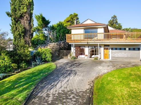 13 Charles Dickens Drive, Mellons Bay