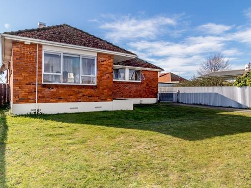 903 Lane Street, Mahora