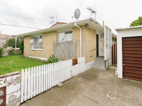 2/26 Percy Cameron Street, Taita