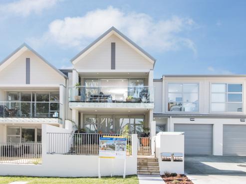 15B Blake Greens, Silverdale