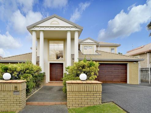 8 Tumbridge Place, Somerville