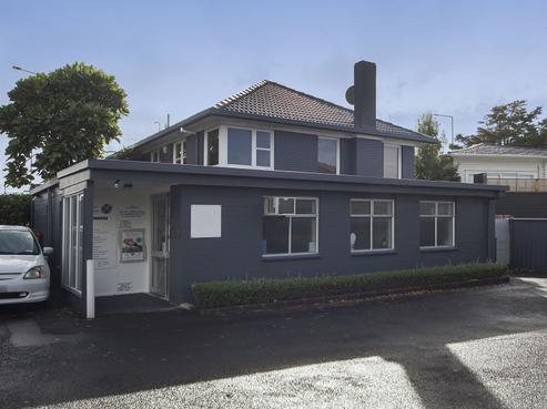 77 Hobsonville Road, West Harbour