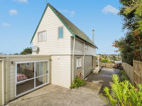 16A Portobello Place, Torbay