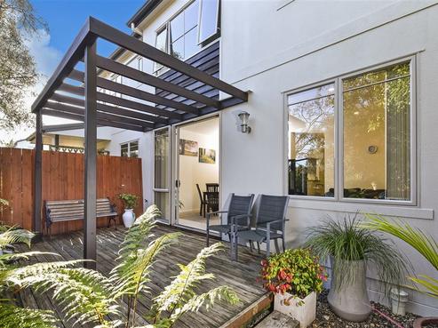 2/36 Fields Parade, Oteha