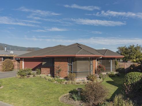 35 Aldinga Avenue, Stoke