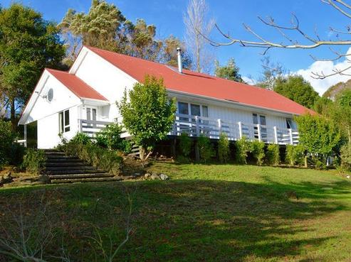 85 Honi Taipua Street, Manakau