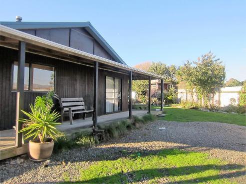 31 Kiharoa Street, Otaki Beach
