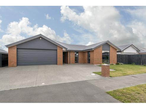12 Bennington Way, Wigram