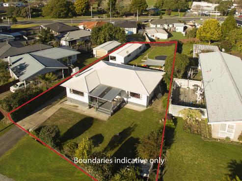 2 Jefferson Place, Brookfield