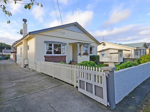 15 Bracken Street, Petone