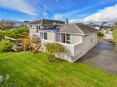 44 Montgomery Avenue, Belmont