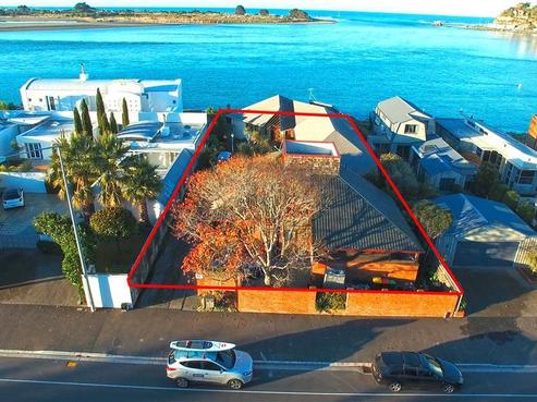137 Main Road, Redcliffs