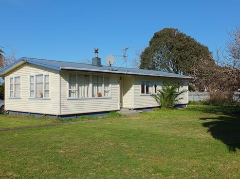 12 Robinson Street, Foxton