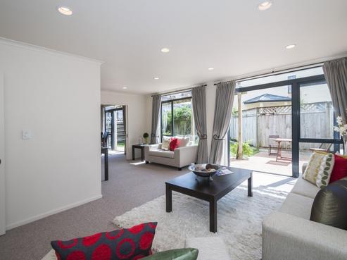 735 High Street, Boulcott