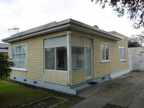 1030 Konini Street, Mahora