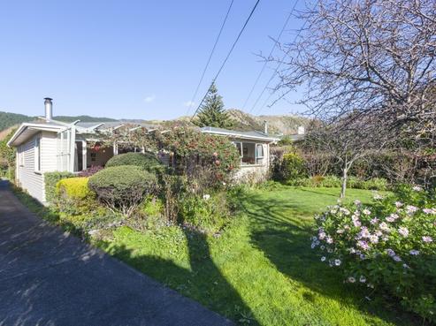 114 Tilley Road, Paekakariki