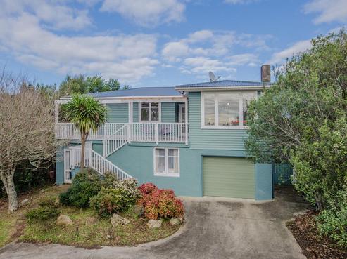 20 Taipari Road, Te Atatu Peninsula