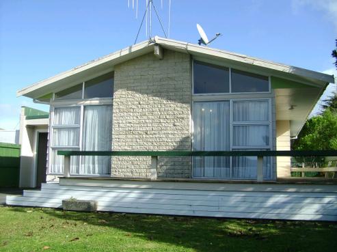 2/1 Escalona Street, Kamo