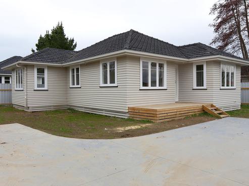 712 Wavell Street, Akina