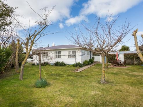 237 Lumsden Place, Akina