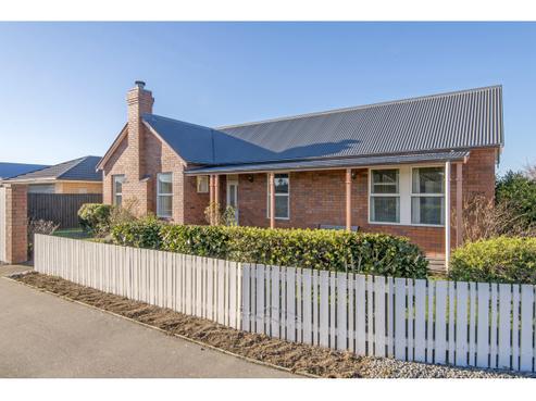 1 Cressy Place, Darfield