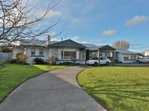 153 East Road, Ascot