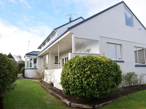 412 Queens Drive, Lyall Bay