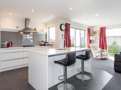10 Begley Place, Frimley