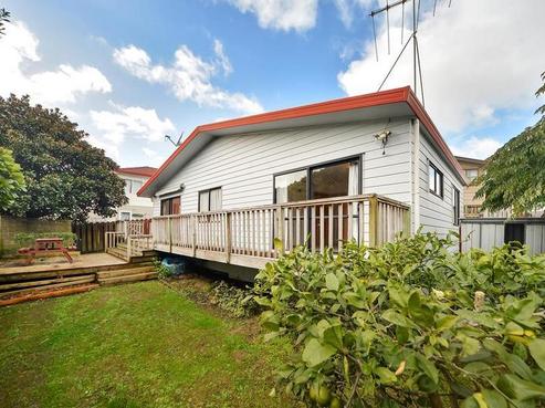 2/48 Sunset Road, Unsworth Heights