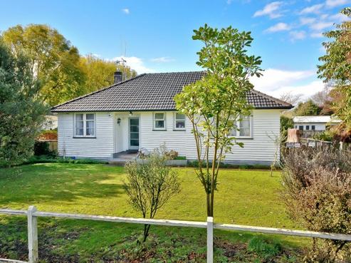 22 Kenney Crescent, Fairfield