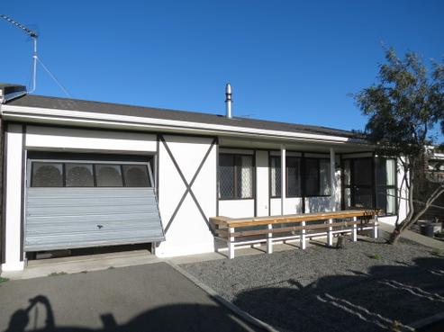 2/21 Dublin Street, Martinborough