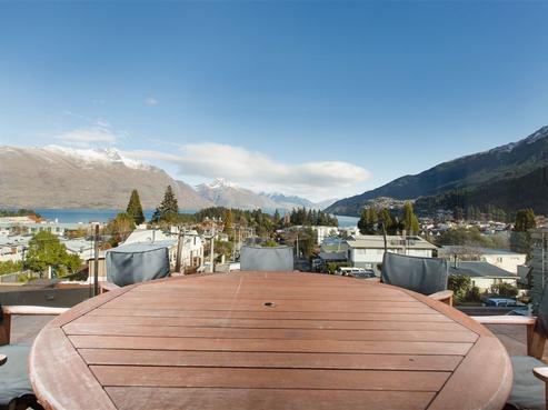 2/21 Hallenstein Street, Queenstown Central