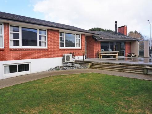 15 Queens Drive, Richmond