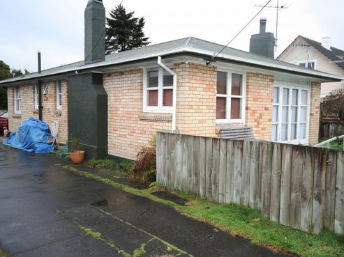 86A Clayton Road, Mangakakahi