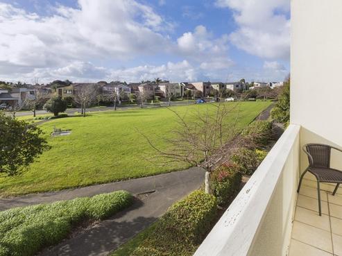 10 Spalding Rise, Golflands