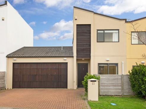 24 Spalding Rise, Golflands