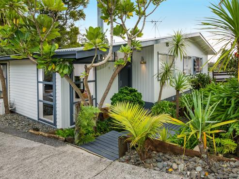 83 Stott Avenue, Birkdale