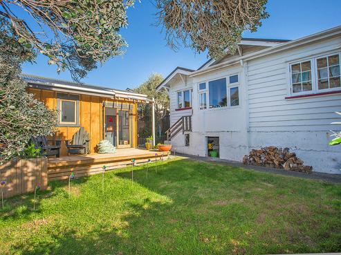 19 Freyberg Street, Lyall Bay