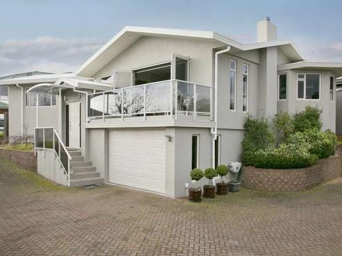 2/40 Shepherd Road, Waipahihi