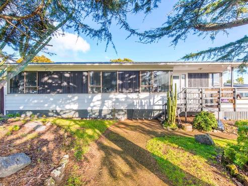 2 Matua Place, Clendon Park