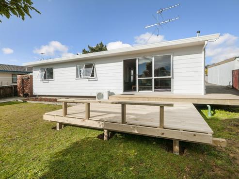 2/199 Holborn Drive, Stokes Valley