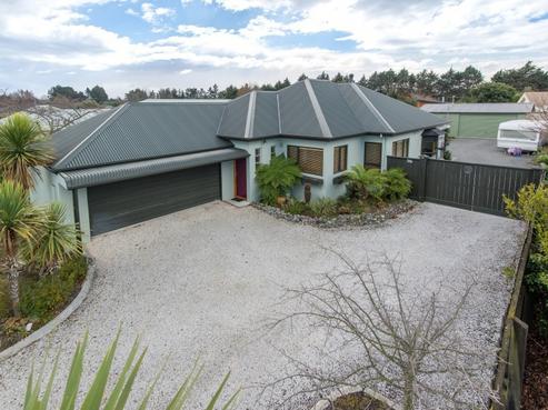 8 Bunting Place, Woodend