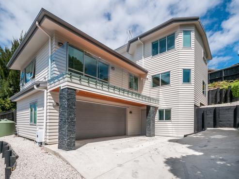 2/51 Lingham Crescent, Torbay