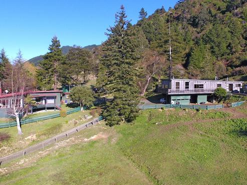 84 Lud Valley Road, Hira