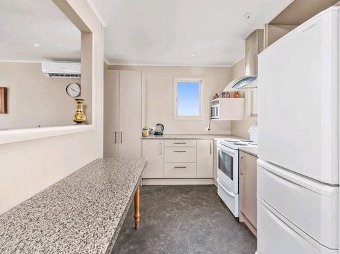 146 Clayton Road, Mangakakahi