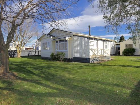 1014 Outram Road, Akina